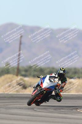 media/Oct-30-2025-Racers Edge (Thu) [[dabbdaf680]]/3-B Group/Session 4 Turn 16/